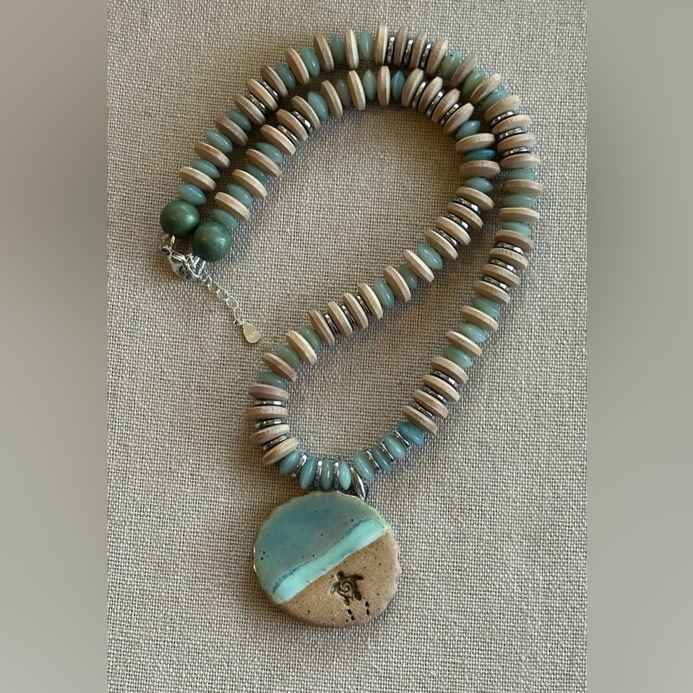 20 inch Ceramic and Wood bead necklace NWOT - Picture 6 of 15